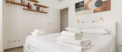2 bedrooms, iron/ironing board