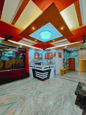 Lobby - Shree Venkatesh Niliyam 300 M Ram Temple (Ayodhya)