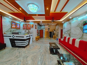 Lobby - Shree Venkatesh Niliyam 300 M Ram Temple (Ayodhya)