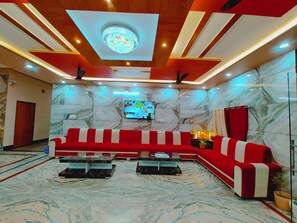 Interior - Shree Venkatesh Niliyam 300 M Ram Temple (Ayodhya)