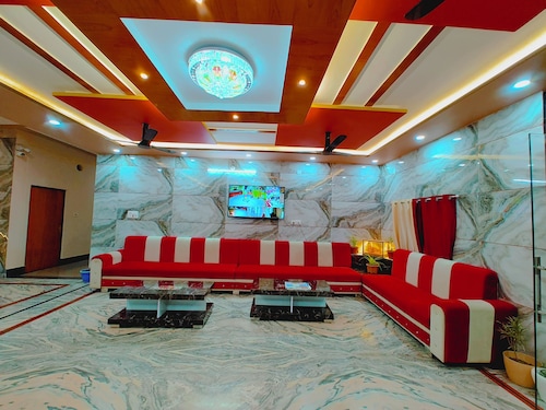 Shree Venkatesh Niliyam 300 M Ram Temple