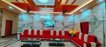 Shree Venkatesh Niliyam 300 M Ram Temple