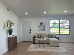 Interior - Cozy 2-bedroom house in nice Port St. Lucie with AC (Port St. Lucie)