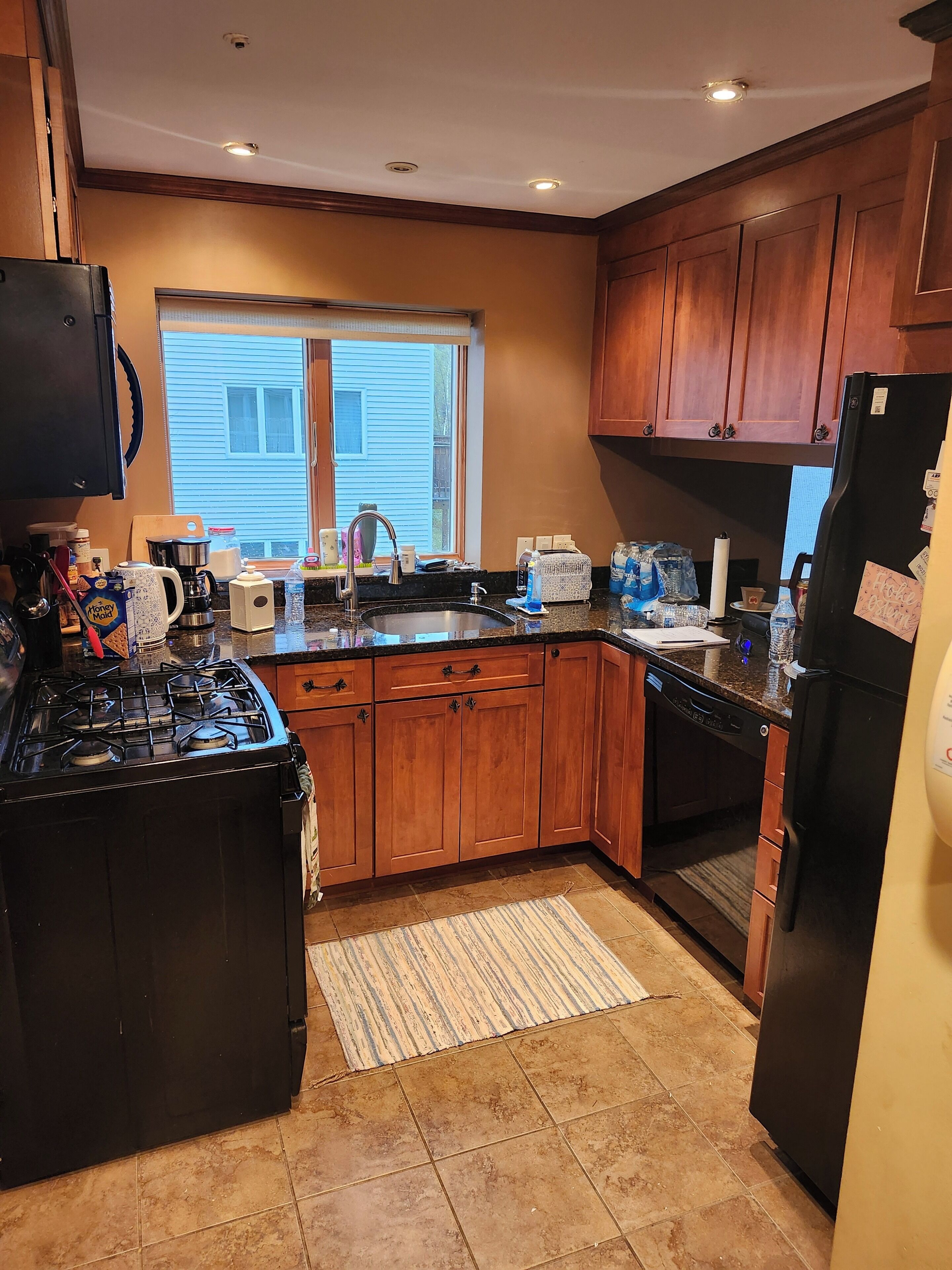 Micro-ondes, four, plaque de cuisson, lave-vaisselle