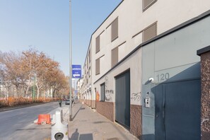 Exterior - GuestHost - Cozy 90 sqm apartment accommodating up to 6 guests, located on the second floor of a building with an elevator (NOT suitable for guests with disabilities).The accommodation is located in the Risorgimento area, in a strategic position just a f (Milan)