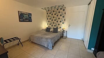 1 chambre, fer et planche Ă repasser, Wi-Fi, draps fournis