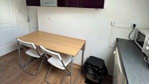 Dining - Guestroom (Savigny-le-Temple)