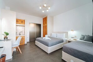 1 dormitorio, tabla de planchar con plancha, wifi y ropa de cama