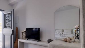 Interior -  Sea & You Luxury Beach House – Your Private Cycladic Escape (Kamari)