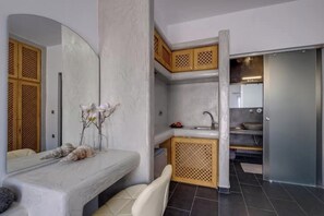 Shower, hair dryer, towels, soap -  Sea & You Luxury Beach House – Your Private Cycladic Escape (Kamari)