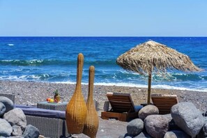Beach - Sea Esta Luxury Beach House – Cycladic Elegance by Agia Paraskevi Beach (Kamari)