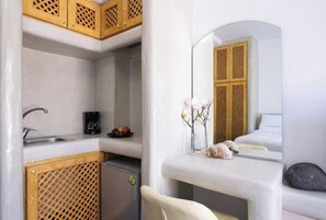 Interior - Sea Esta Luxury Beach House – Cycladic Elegance by Agia Paraskevi Beach (Kamari)
