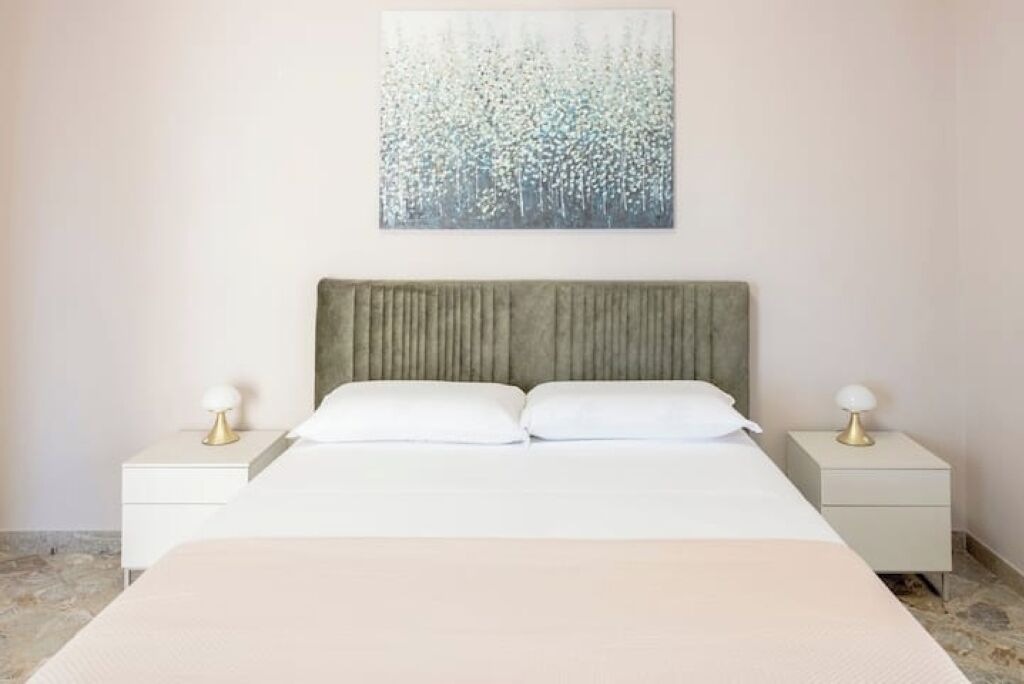 4 habitaciones, escritorio, tabla de planchar con plancha y wifi gratis 