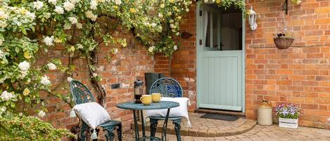 屋外ダイニングエリア