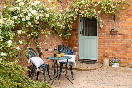 The Kiln - sleeps 2 guests  in 1 bedroom