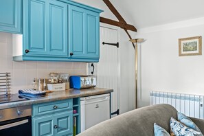 Interior - The Hop Store - sleeps 2 guests  in 1 bedroom (Ledbury,)