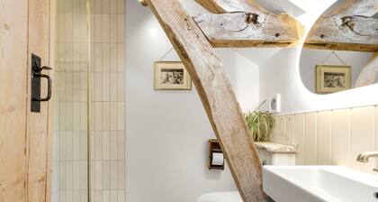 Welsh Cottage - sleeps 2 guests in 1 bedroom