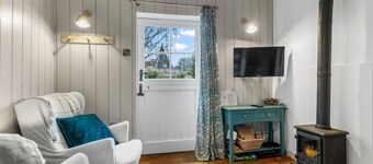 Welsh Cottage - sleeps 2 guests  in 1 bedroom