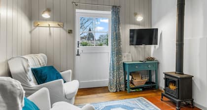Welsh Cottage - sleeps 2 guests in 1 bedroom