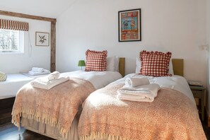 Room - Long Barn - sleeps 5 guests  in 2 bedrooms (Ledbury, Herefordshire)