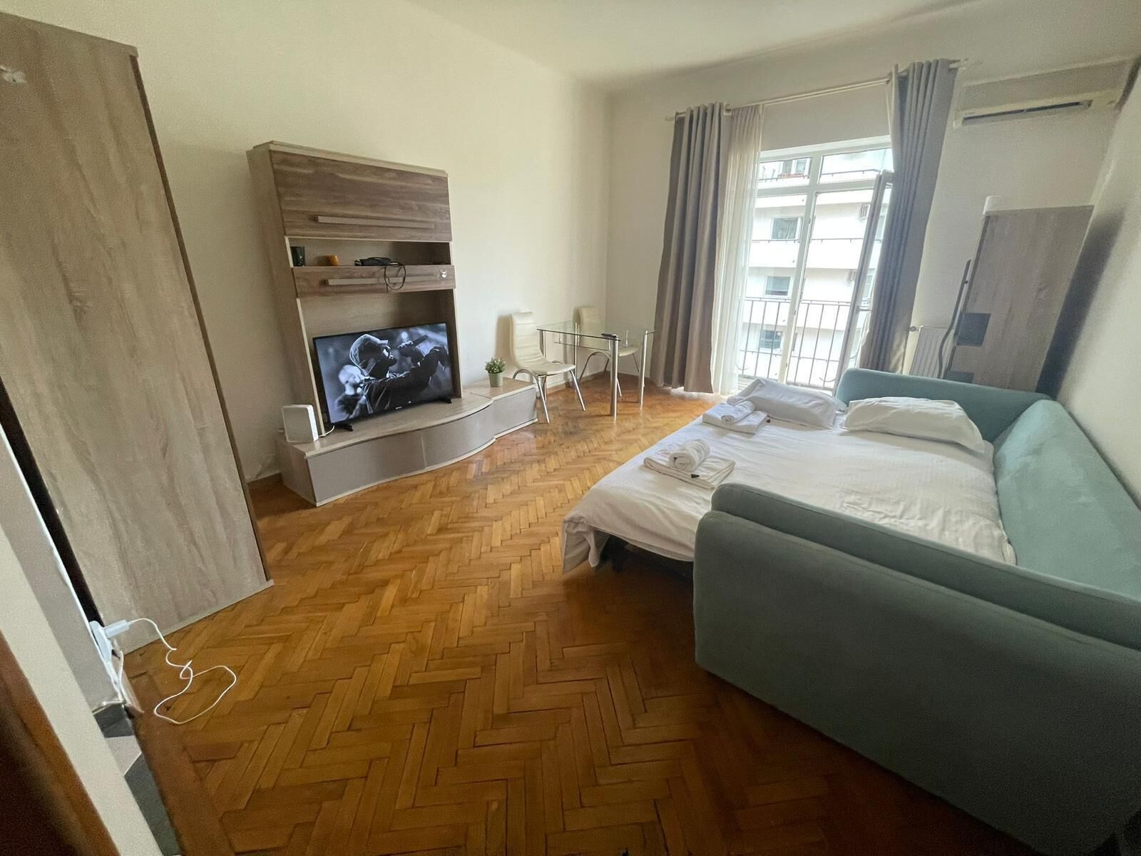 Ferros/tábuas de passar roupa, Wi-Fi, roupa de cama