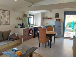 Interior - Renovated apartment within walking distance of the lively village of Flayosc (Flayosc)