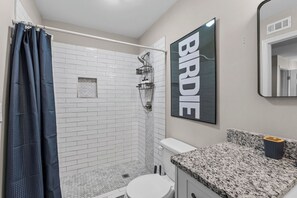 Shower, hair dryer, towels, soap - NEW! The Green - MiniGolf+PingPong+Games+Firepit in Augusta, GA (Augusta)