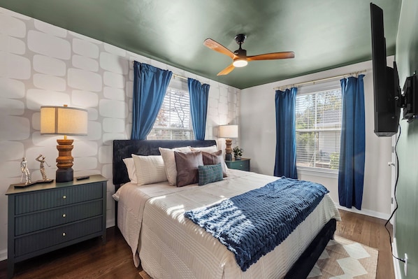 4 bedrooms, free WiFi, bed sheets - NEW! The Green - MiniGolf+PingPong+Games+Firepit in Augusta, GA (Augusta)