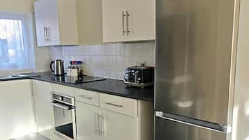 Micro-ondes, four, plaque de cuisson