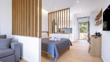 Studio, Sea View | Hypo-allergenic bedding, in-room safe, blackout curtains, soundproofing