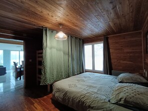 1 chambre, fer et planche à repasser, accès Internet, draps fournis