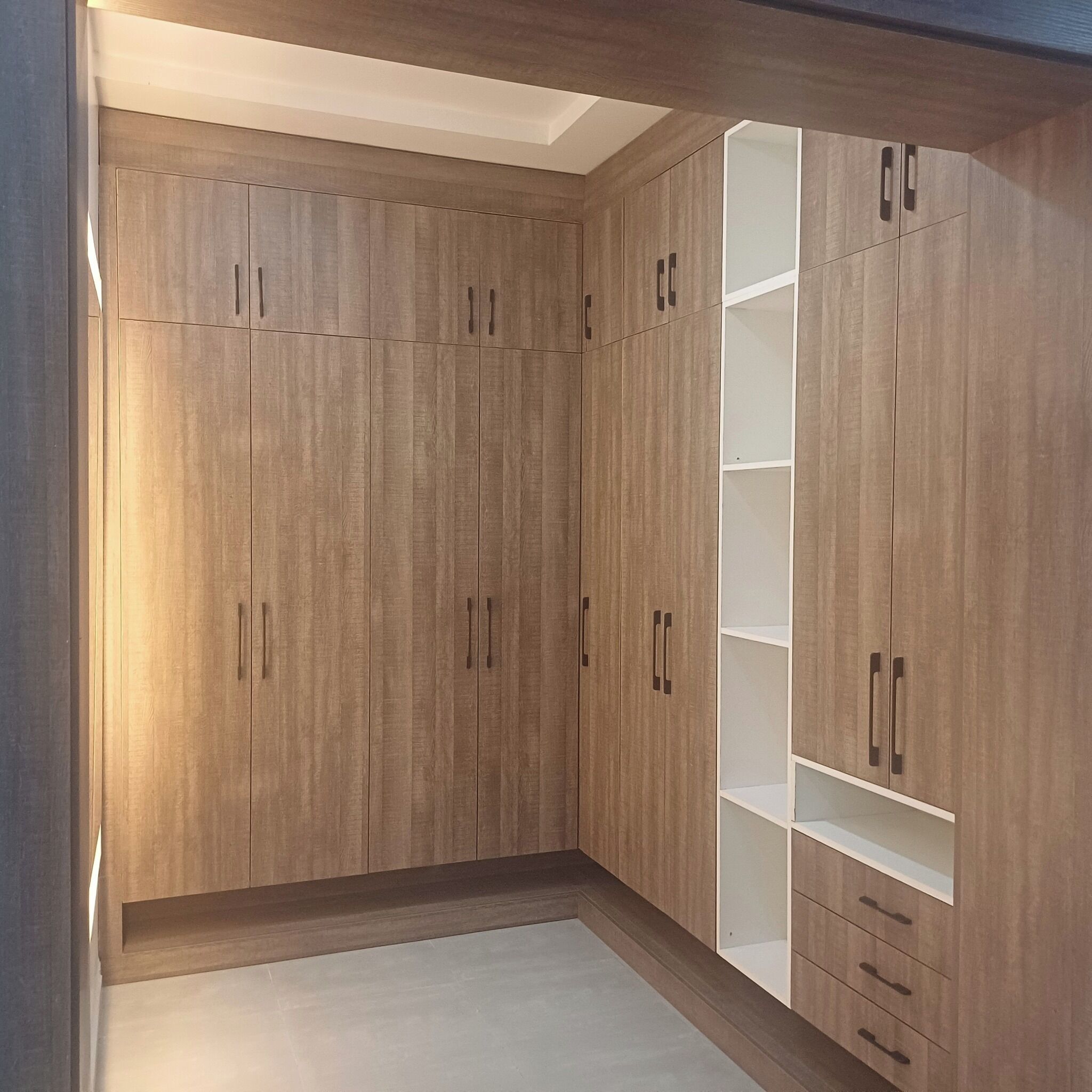 المنشأة من الداخل