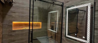 Glajosh Hotels