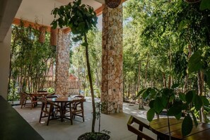 Outdoor dining - A great property located in the forest in Aldea Tulum (Tulum)