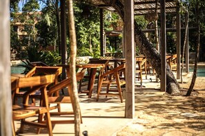 Outdoor dining - A great property located in the forest in Aldea Tulum (Tulum)