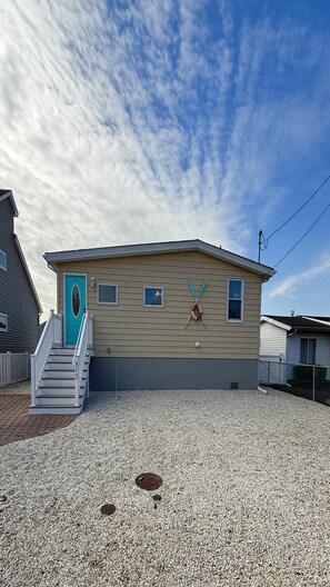 Exterior - Boater & Beach Lover’s Retreat (Manahawkin)