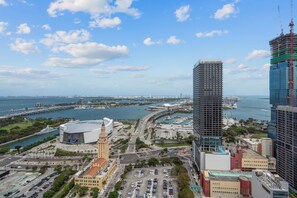 Exterior - Downtown Condo First (Miami)