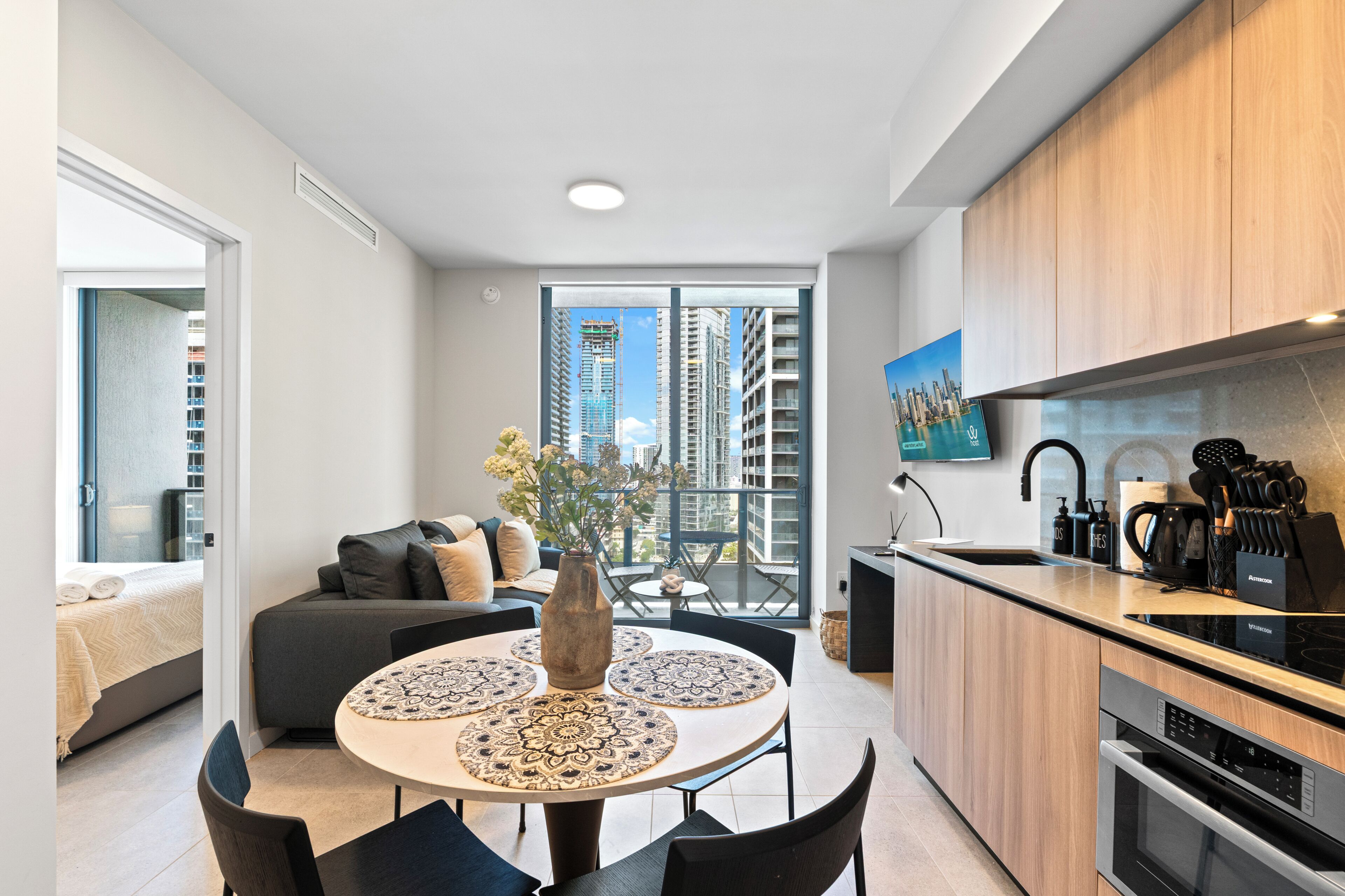 Apartment, 2 Bedrooms, City View | Living area