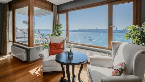 Smart TV - Duplex Flat w Panoramic Bosphorus View and Terrace (Istanbul)