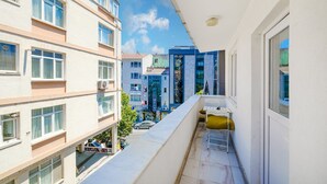 Property grounds - Modern Balcony Flat, 10 Minutes to Üsküdar Seafro (Istanbul)