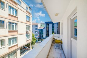 Property grounds - Modern Balcony Flat, 10 Minutes to Üsküdar Seafro (Istanbul)
