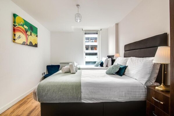 Room - Inner city Apartments (Birmingham)