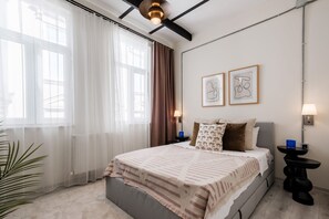 3 bedrooms, desk, iron/ironing board, free WiFi - Boutique Living Steps from Galata Tower (Istanbul)