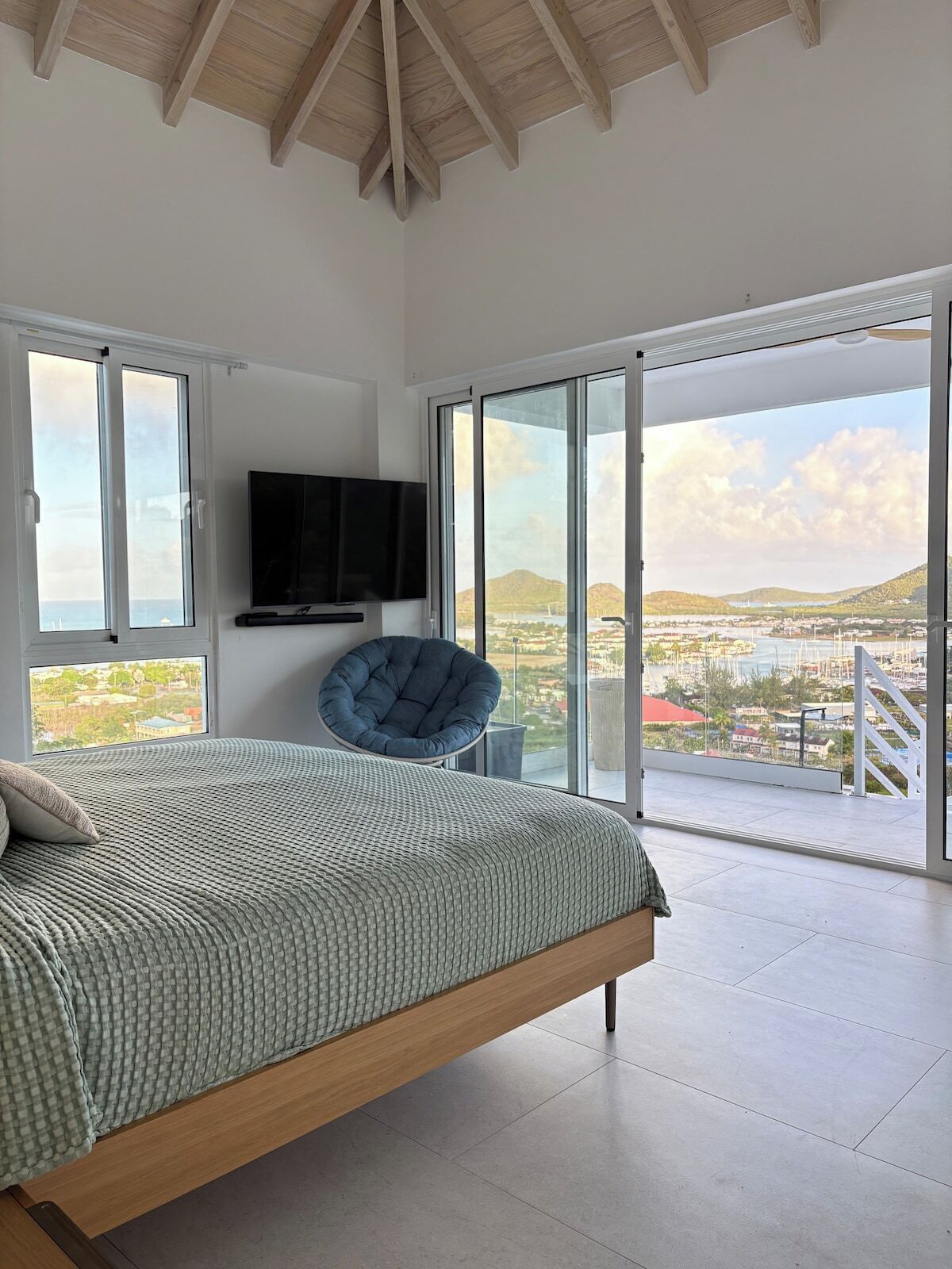 4 bedrooms, iron/ironing board, free WiFi