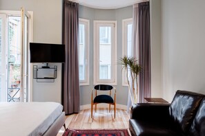 Iron/ironing board, free WiFi, bed sheets - City-Center Urban Flat with Private Balcony (Istanbul)