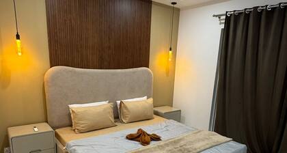 Light & Latte | 1BHK | MM ALAM | GULBERG | Self Check-In