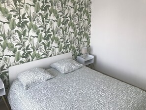 2 Schlafzimmer, Bügeleisen/Bügelbrett, Bettwäsche