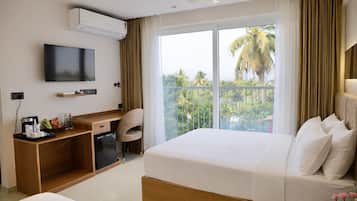 In-room safe, desk, laptop workspace, iron/ironing board