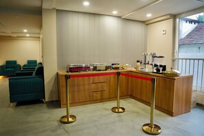 Dining - HOTEL HANATA KOCHI (Aluva)