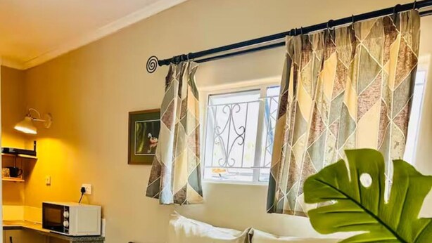 Unclassified image, 1 of 15, button - Modern Studio in Greendale - 2337 (Harare)